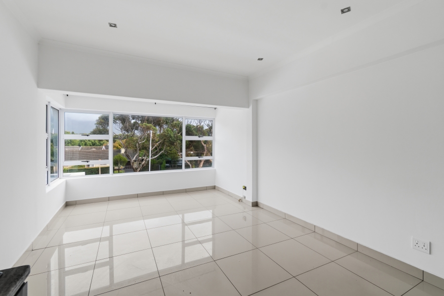 1 Bedroom Property for Sale in Heathfield Western Cape